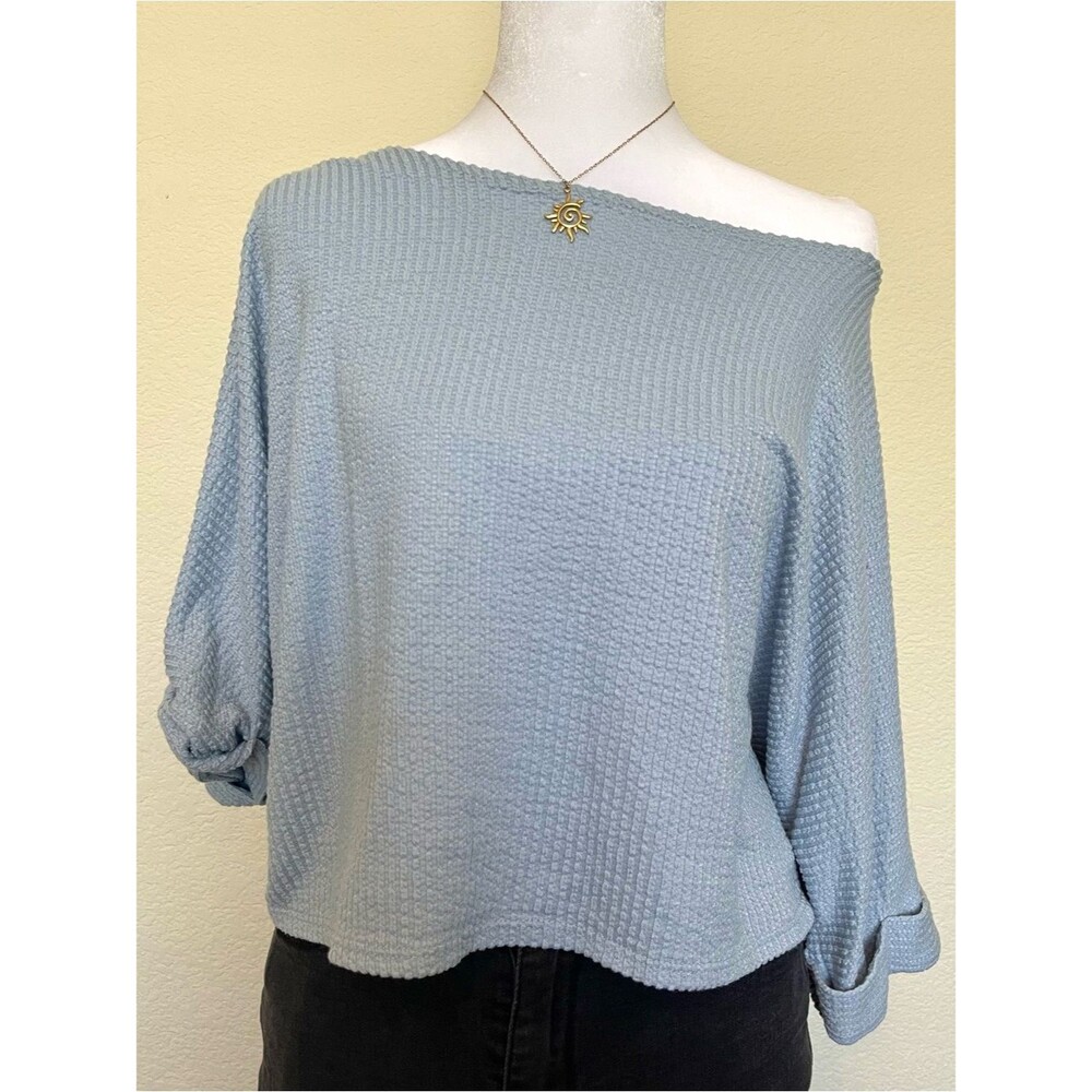 Baby Blue Relaxed Fit Cropped 3/4 Sleeve Top | Size Medium